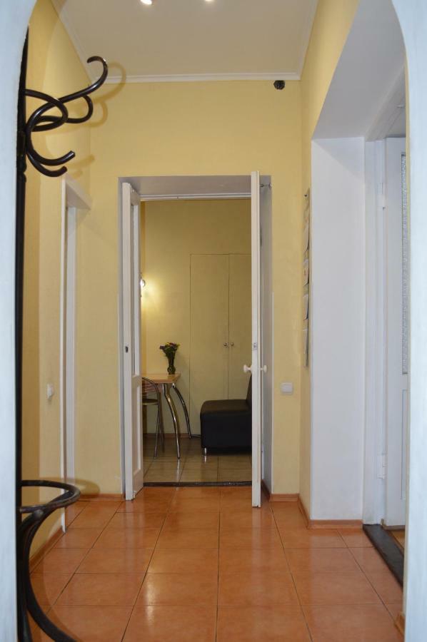 Owl Home Odessa Cozy Spacious Apartment In A Quiet Center Between Deribasovskaya And Privoz Odesa Exterior photo