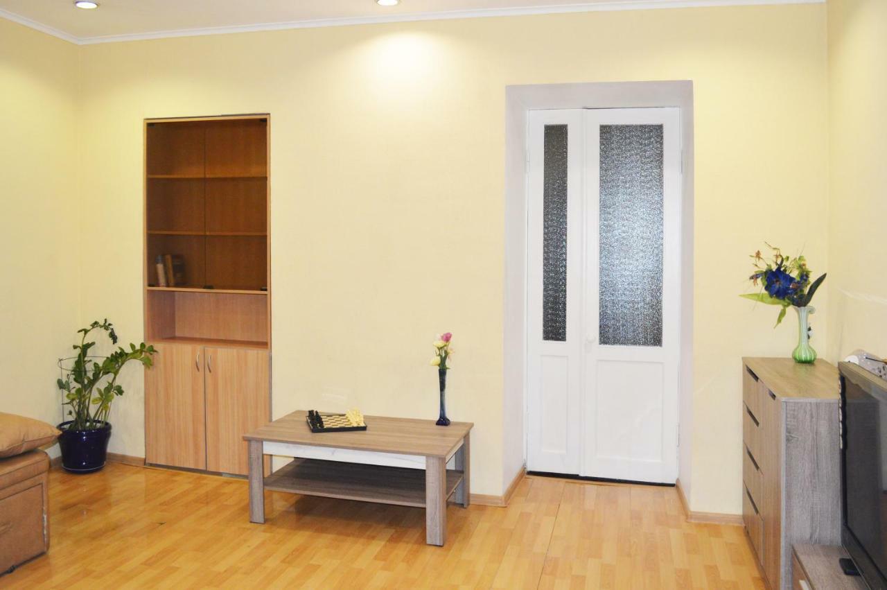 Owl Home Odessa Cozy Spacious Apartment In A Quiet Center Between Deribasovskaya And Privoz Odesa Exterior photo